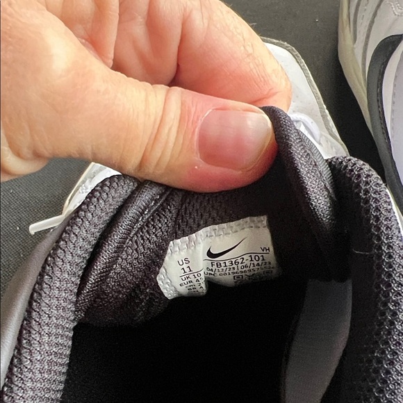 Nike Men's Full Force Low White and Black Sneakers Size 11 - Picture 6 of 6